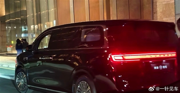 正式挑战丰田埃尔法霸权 鸿蒙智行首款MPV智界V9申报