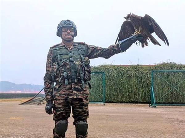 传统艺能不能丢 印度阅兵彩排又见摩托“叠罗汉”